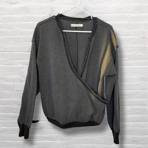 ⭐️ We the Free People Anyway Tee V Wrap Raw Edge Surplice Lagenlook Sweatshirt - Picture 3 of 13